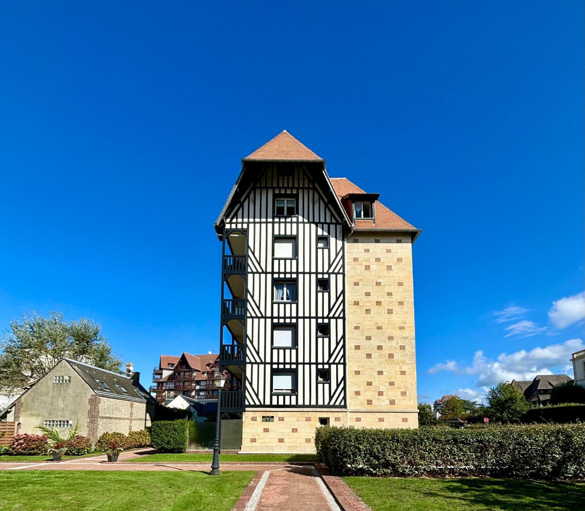 Studio En Rez De Jardin Deauville Centre Et Plage Zewnętrze zdjęcie