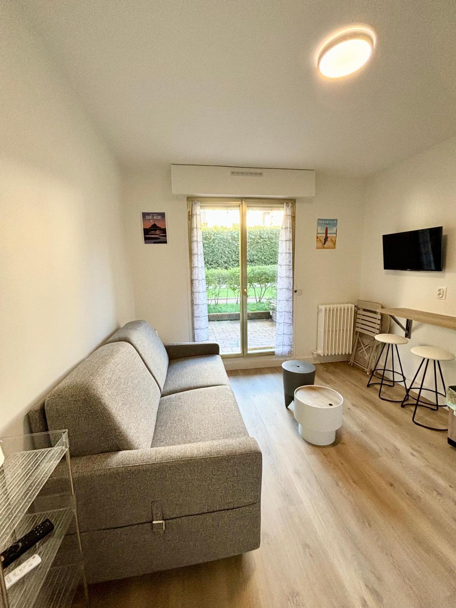 Studio En Rez De Jardin Deauville Centre Et Plage Zewnętrze zdjęcie